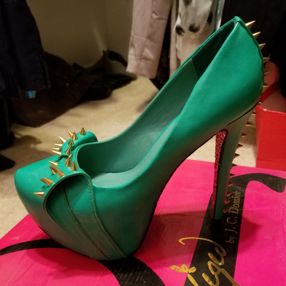 Spikey heel